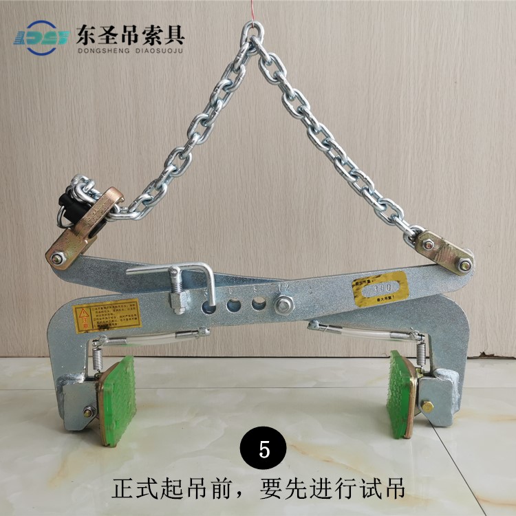 正式起吊前，要先進(jìn)行試吊（如何試吊請參考起重吊裝操作規(guī)范）