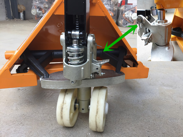2噸手動液壓叉車一站式廠家供應(yīng)地牛多少錢--河北東圣吊索具制造有限公司--小型攪拌機(jī)|石材夾具|液壓堆高車|手動叉車