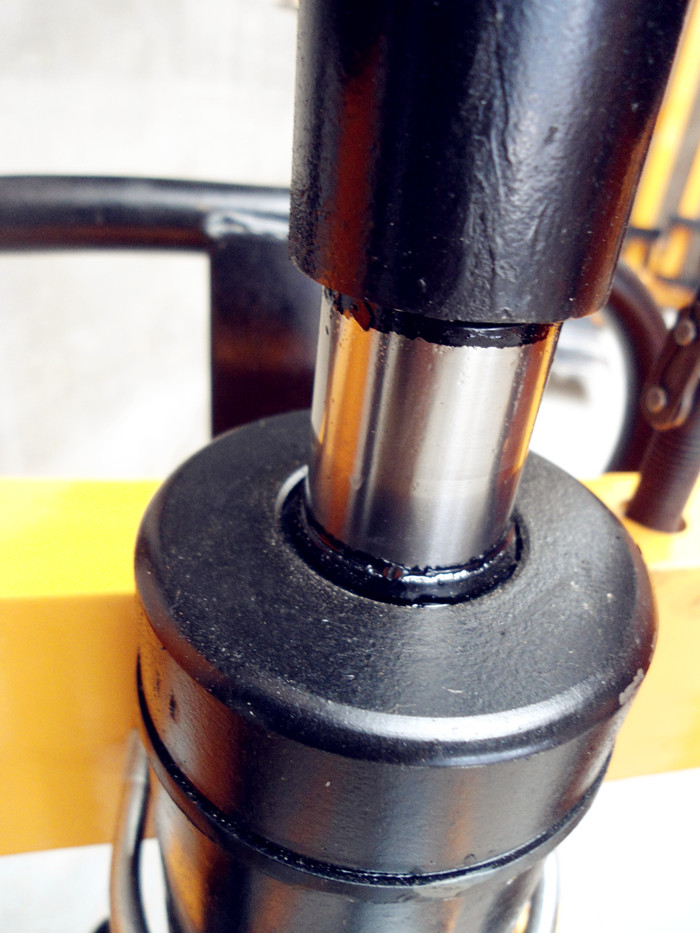 液壓堆高車油缸展示 液壓堆高車油缸展示