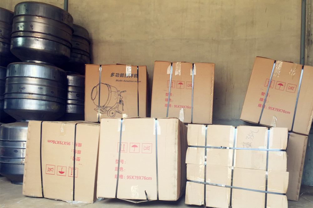 整潔有序車間體現(xiàn)小型攪拌機廠家生產車間規(guī)范秩序--河北東圣吊索具制造有限公司--小型攪拌機|石材夾具|液壓堆高車|手動叉車