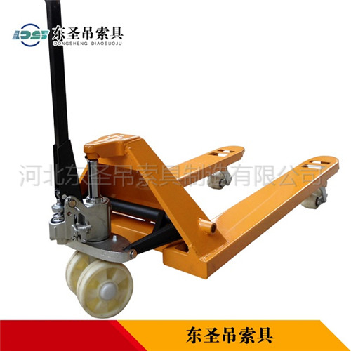 手動地牛廠家研發(fā)加強(qiáng)版技術(shù)升級手動叉車產(chǎn)品展示--河北東圣吊索具制造有限公司--手動叉車|液壓堆高車|石材夾具|小型攪拌機(jī)