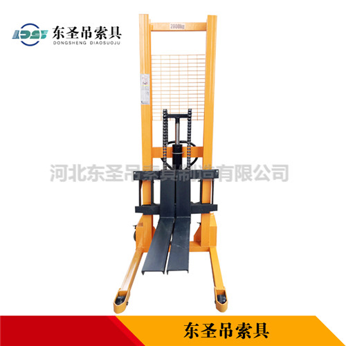 手動升高叉車產(chǎn)品展示--河北東圣吊索具制造有限公司--液壓堆高車|手動叉車|小型攪拌機(jī)|石材夾具 手動升高叉車產(chǎn)品展示--河北東圣吊索具制造有限公司--液壓堆高車|手動叉車|小型攪拌機(jī)|石材夾具