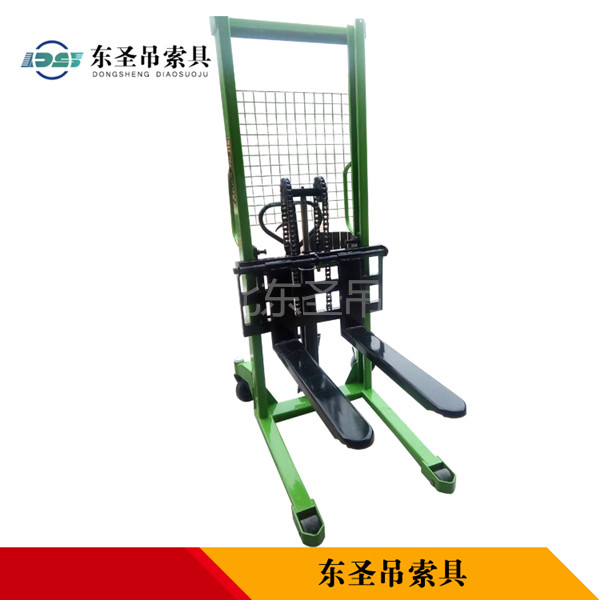 前移式手動(dòng)液壓堆高車可作為組合工具使用,你可知？--河北東圣吊索具制造有限公司--液壓堆高車|手動(dòng)叉車|小型攪拌機(jī)|石材夾具