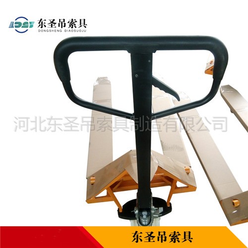 手動(dòng)地牛叉車--河北東圣吊索具制造有限公司--手動(dòng)叉車|液壓堆高車|小型攪拌機(jī)|石材夾具 手動(dòng)地牛叉車--河北東圣吊索具制造有限公司--手動(dòng)叉車|液壓堆高車|小型攪拌機(jī)|石材夾具