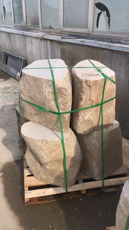 2噸液壓堆高車需要搬運(yùn)的石凳子--河北東圣吊索具制造有限公司--液壓堆高車|手動叉車|小型攪拌機(jī)|石材夾具 2噸液壓堆高車需要搬運(yùn)的石凳子--河北東圣吊索具制造有限公司--液壓堆高車|手動叉車|小型攪拌機(jī)|石材夾具