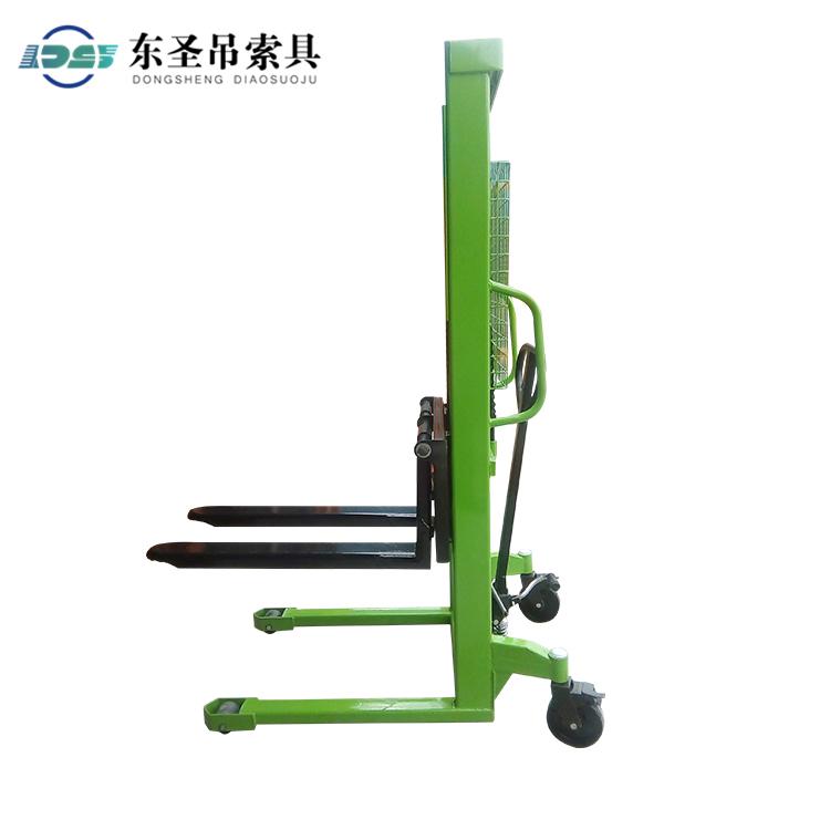 手動(dòng)液壓堆高車與半電動(dòng)液壓堆高車有哪些區(qū)別